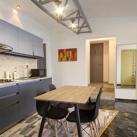 4 Bedroom Apartment On Liberty Square Tbilisi Eksteriør bilde
