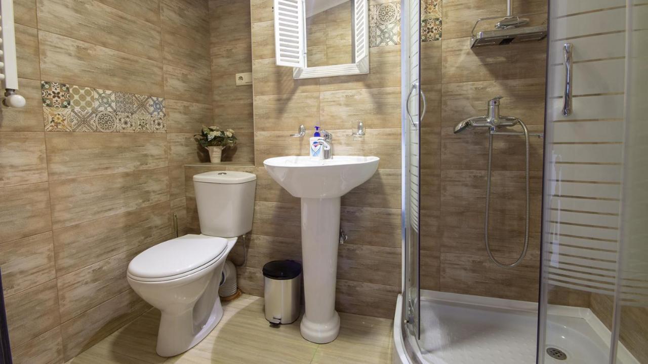 4 Bedroom Apartment On Liberty Square Tbilisi Eksteriør bilde