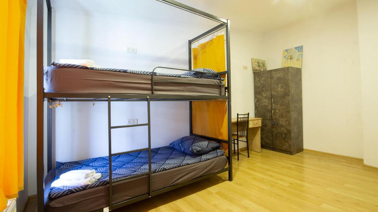 4 Bedroom Apartment On Liberty Square Tbilisi Eksteriør bilde