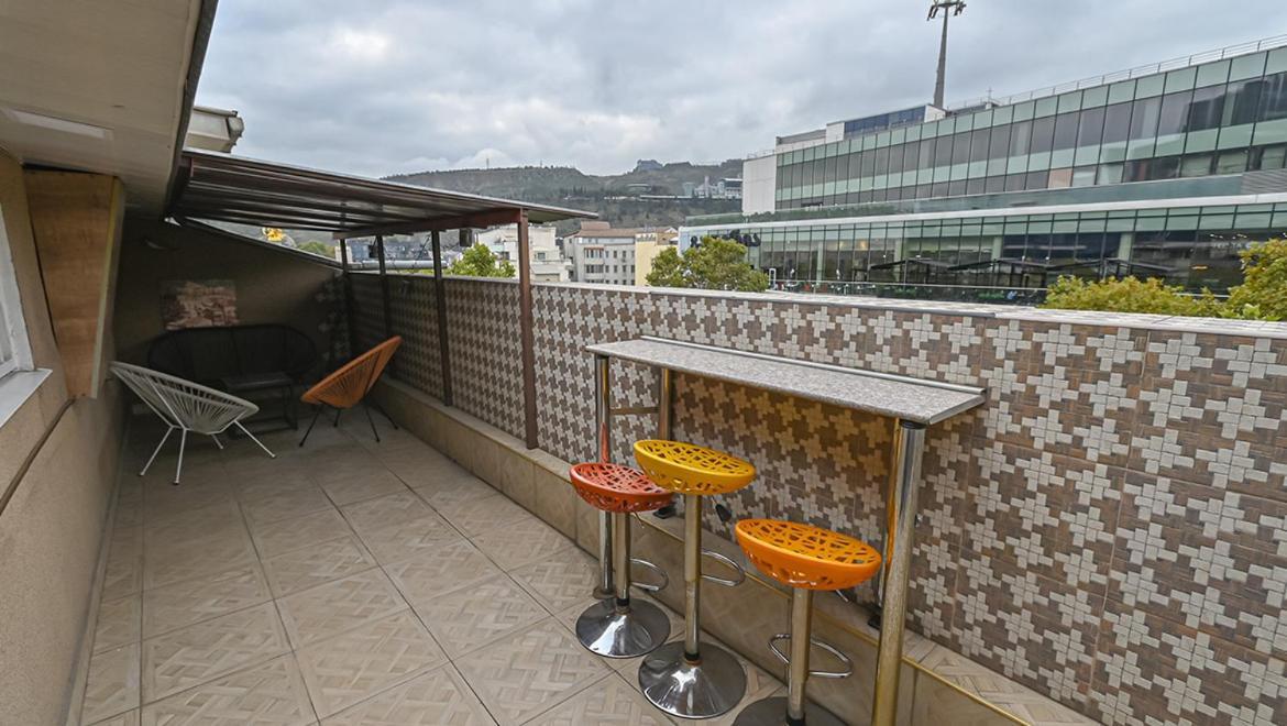 4 Bedroom Apartment On Liberty Square Tbilisi Eksteriør bilde